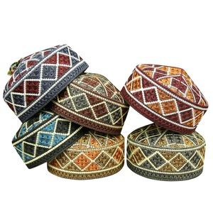 Chapeau Kufi Afghan Premium-Casquette occasionnelle islamique en polyester brodé traditionnel, vente en gros dans diverses variations - Product Image 1