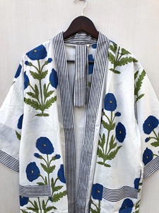 Kimono de algodón estampado a mano: cubierta floral para baño y ducha - Product Image 2