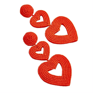 Pendientes de gota con cuentas de moda hechos a mano en forma de corazón bordado para fiestas - Product Image 1