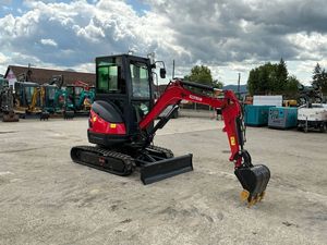 Envío Gratis, Mini Excavadora HT25 de 2.5 Toneladas |   18 kW Diésel |   Cabina Cerrada |   Pluma Giratoria |   Acoplador Hidráulico de Conexión Rápida |   Cucharón de 550 mm - Product Image 4