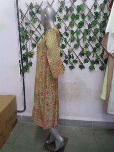 Vêtements ethniques indiens Kurta imprimée numériquement pour femmes pour les occasions de mariage et de fête d'Inde - Product Image 5