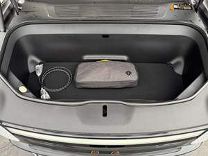 Rivian R1T Adventure Edition 2022 Usada, Motor Cuádruple, Tracción en las Cuatro Ruedas, Paquete de Batería Grande, Sin Modificar - Product Image 5