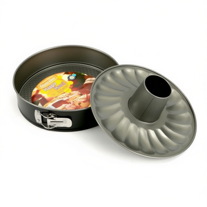 Molde para Donuts Antiadherente de Acero Inoxidable de 26 cm Happy Hour con Banda de Apertura 05026 Guardini, Bandeja y Plato para Hornear en Gris Negro - Product Image 3