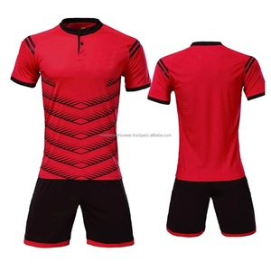 Uniforme de football à sublimation pour hommes 2024 nouveau design et logo personnalisables et confortables 100% polyester toutes saisons - Product Image 5