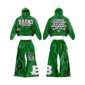 Conjunto de Sudadera con Capucha y Pantalones Cargo de Invierno Personalizados OEM, Estilo Urbano, con Dobladillo Desgastado Vintage, Estampado Serigrafiado y Apliques de Pedrería - Product Image 2