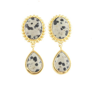 Joyería de latón de alta calidad, Jaspe dálmata natural, diseño de cuentas, juego de collar, pendiente de tuerca, pendiente de piedra doble chapado en oro de 18 quilates - Product Image 1