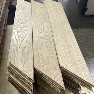 Parquet stratifié de luxe 3 couches en chêne brossé naturel, motif chevron, qualité AB, bois dur massif - Product Image 3