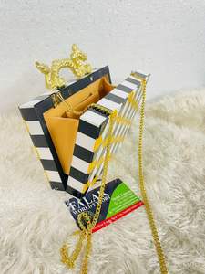 Sac à main pochette de soirée de luxe pour femme Pochettes en résine avec broderie acrylique Sacs de soirée faits à la main pour les fêtes par FWE - Product Image 4