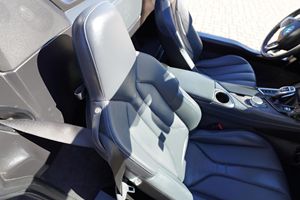 BMW i8 Roadster propre, modèle 2019 - Product Image 2