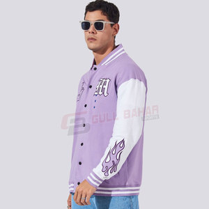 Veste universitaire bicolore pour homme avec patch d'équipe et doublure matelassée Veste universitaire personnalisée pour homme - Product Image 6