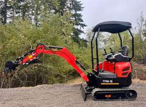 LIVRAISON GRATUITE TPM 16 MINI-EXCAVATRICE 13.5 CV, godet de terrassement de 16 pouces, commandes pilotes, bras oscillant, homologuée EPA CE, avec pouce hydraulique auxiliaire - Product Image 5