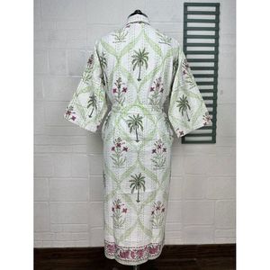 เสื้อคลุมกิโมโนผ้าฝ้าย Kantha Reine สำหรับผู้หญิง สีเขียวพาสเทล ลายพิมพ์สัตว์  ใช้คลุมชุดว่ายน้ำ - Product Image 6