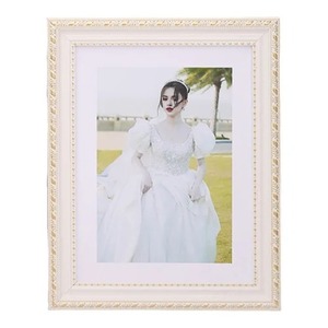 Vintage Inspired <b>Metal</b> <b>Photo</b> <b>Frame</b> with Antique Bronze Finishing Ideal for Showcasing Family <b>Photos</b> in Classic Interiors - Product Image 6