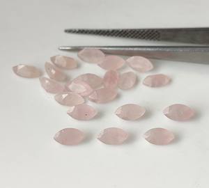 อัญมณีควอตซ์จากดอกกุหลาบธรรมชาติคุณภาพสูง2x4mm-15x20mm เจียระไนเหลี่ยมเพชรพลอยหลวมสำหรับทำเครื่องประดับสีชมพูขายส่ง - Product Image 3