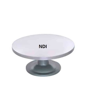 Support à gâteau de mariage classique en métal, finition argentée, pour la décoration de table d'hôtel. - Product Image 1