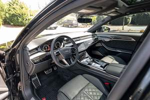 S8 2025, V8 Twin-Turbo de 563 hp, Tracción en las Cuatro Ruedas, Paquete Ejecutivo - Product Image 3