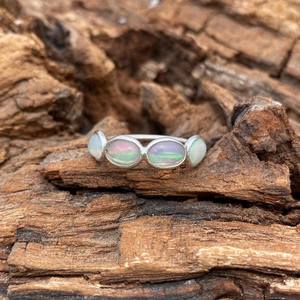 แหวนโอปอลทรงรีธรรมชาติ รับรองโดย IGI เงินแท้ 925 ทำมือ สำหรับผู้หญิง - ของขวัญงานแต่งงานและงานเลี้ยงสุดหรู - Product Image 5