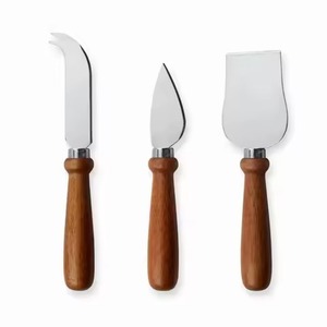 Juego de herramientas para queso de metal con mango de madera de acacia, incluye cuchillos para queso de desayuno y esparcidor de mantequilla - Product Image 1