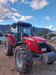 Tractor Agrícola Massey Ferguson 4x4 Usado en Buen Estado, 4WD, 40 HP, Transmisión de Engranajes, Alta Garantía de 3 Años para Inspección con Video - Product Image 4