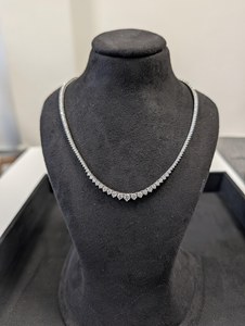 Collar de tenis con diamantes de corte redondo degradados de 8.00 ct DEF VVS, diamantes cultivados en laboratorio en oro de 14K, para ocasiones especiales y fiestas. - Product Image 1