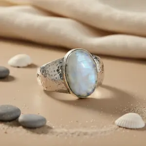 Bracelet manchette en argent 925 avec finition martelée et pierre de lune pour femme, accessoire de mode - Product Image 1