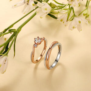 Anillo de Boda Minimalista de Dos Tonos con Circonita para Hombre, Marca Jeulia - Product Image 6