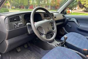 UTILISÉ 1994 pour Golf CL Volant à Gauche Norme Euro IV 5 Places 3 Mois - Product Image 3