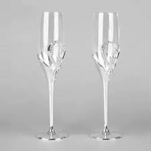 Les verres à vin en verre élèvent les repas quotidiens en des expériences mémorables. Le verre rend hommage à l'effort et à l'artisanat derrière chaque bouteille. - Product Image 2