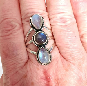 Bague en argent sterling 925 plaqué rhodium, cadeau de fiançailles et de mariage, pierre précieuse en zircon estampillée 925, bijoux simples de créateur pour l'amour - Product Image 1