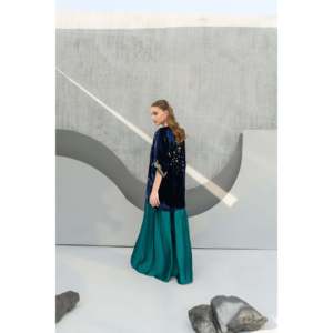 <b>Feathers</b> Winter <b>Top</b> with Three-Quarter Sleeves - Product Image 4