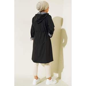 Trench-coat vintage pour femme en noir avec intérieur rayé taille rassemblement imperméable en cuir PU longue longueur impression décoration - Product Image 3