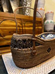 Lombok Heritage Ke'tak bateau sac artisans indonésiens tissé à la main avec motif coquille de noix de coco poignée en cuir doublure Tenun artisanat en osier - Product Image 2