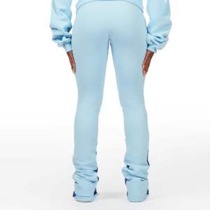 Survêtement élégant et tendance pour femmes fabriqué sur mesure par OEM-Parfait pour les vêtements décontractés et les activités de plein air - Product Image 3