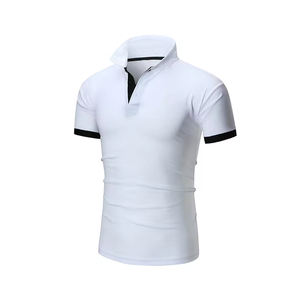 Polos personnalisés pour hommes 100% coton avec logo brodé Couleur grise unie personnalisée avec manches courtes Vente de côtes noires au Pakistan - Product Image 2