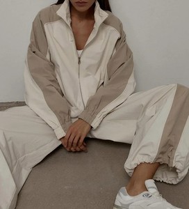 Veste coupe-vent d'hiver pour hommes, manteau décontracté imperméable à capuche respirant à séchage rapide en nylon/polyester avec logo sur le devant - Product Image 3