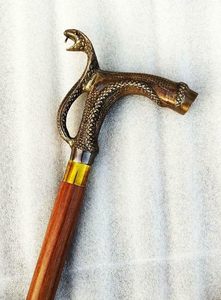 Bastón de Trekking Plegable de Madera Maciza, Diseño Telescópico, Base Antideslizante, Acabado Único en Palo de Rosa, Mango de Latón con Cabeza de León para Personas Mayores - Product Image 3