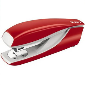 Engrapadora Leitz NeXXt 5502 24/6 para grapado fijo/removedor de 30 hojas (80 g/m²), 26/6 para 200 grapas, 24/6 para metal/plástico, roja - Product Image 3