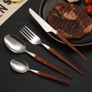 Ensemble de couverts réutilisables en acier inoxydable de haute qualité, écologique, avec manche en bois grainé, compatible lave-vaisselle, luxe pour les fêtes, comprend - Product Image 6