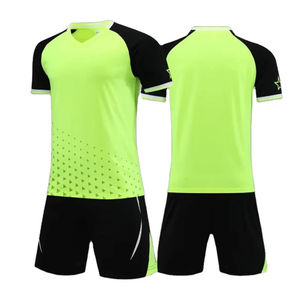 Uniforme de football pour hommes à séchage rapide 100% polyester léger respirant Quickdry Logo personnalisé nom de l'équipe et nom du joueur imprimé - Product Image 6