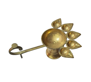 Diya Panchmukhi Jot Jot et Deepak Diya à long manche en laiton, articles de puja quotidiens, Diya à cinq faces Aarti, style d'art décoratif en métal - Product Image 1