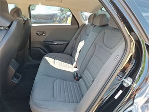 DOUX UTILISÉ 2025 K-4 CONTINUOSLY SEDAN FWD BLACK PEARL - Product Image 3