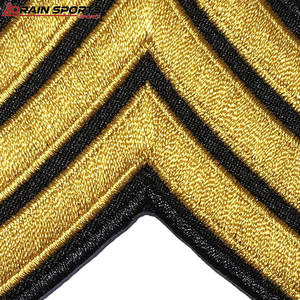 Écussons de grade uniforme brodés de qualité supérieure pour une fixation adhésive, avec broderie fine. - Product Image 4