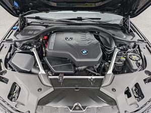 BMW 530i xDrive 2023, Tracción en las Cuatro Ruedas, 1-4 Cilindros, Automático, Sedán/Sedán de 5 Asientos - Product Image 6