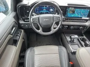 Chevrolet Silverado 1500 ZR2 Usada de 2023 - Product Image 2