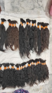 Cheveux indiens bruts directement d'Inde, tissage de cheveux humains 100 vierges ondulés droits Remy, cheveux bruts bouclés non traités à cuticule alignée - Product Image 3