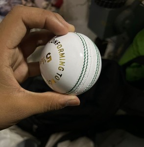 ลูกบอลคริกเก็ตหนังสีขาวสำหรับส่งออกและฝึกเย็บด้วยมือ - Product Image 6