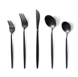 Ensemble de couverts en acier inoxydable noir 5 pièces, poli miroir, avec cuillères, fourchettes, couteaux, matériau métallique - Product Image 1