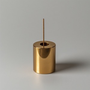 Ensemble de brûleur à encens en laiton antique de qualité supérieure, conçu pour une utilisation aromatique dans le culte, avec une construction durable et un design élégant - Product Image 2