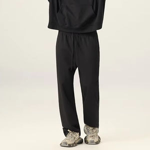 Pantalones de chándal negros de pierna ancha para hombre, pantalones de chándal de ajuste relajado con pretina ajustable para entrenamiento, estilo informal y callejero - Product Image 6