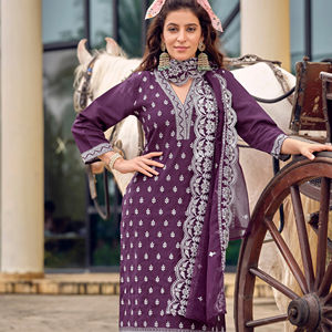 Ensemble Kurti en organza à broderies lourdes en soie Viscos Vatican, séchage rapide, pour femme, collection Diwali Salwar Kameez - Product Image 1